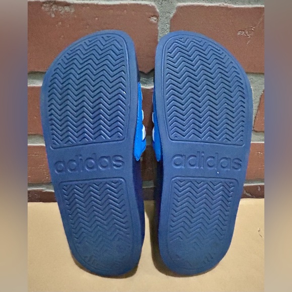 Adidas little boys slides,flip flops blue w/3 stripe white US child 12 - Picture 5 of 6